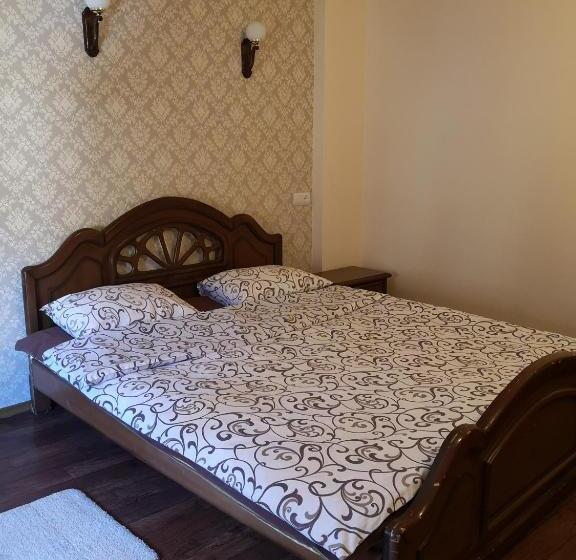 سوییت خانوادگی, Edem