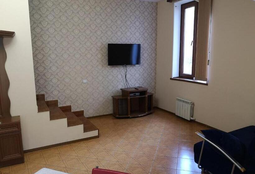 سوییت خانوادگی, Edem