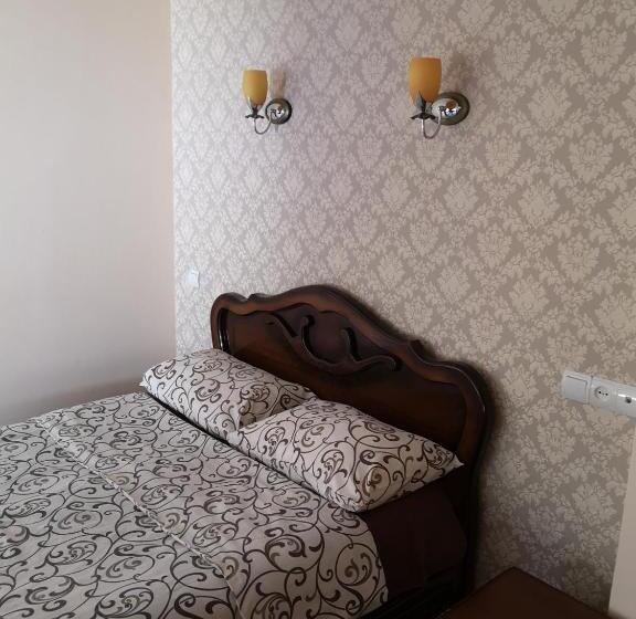 اتاق خانوادگی, Edem