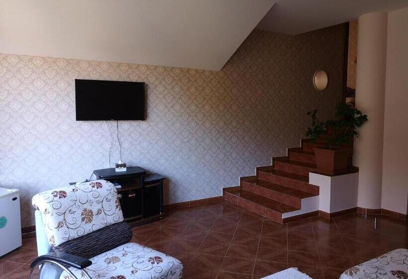 اتاق خانوادگی, Edem