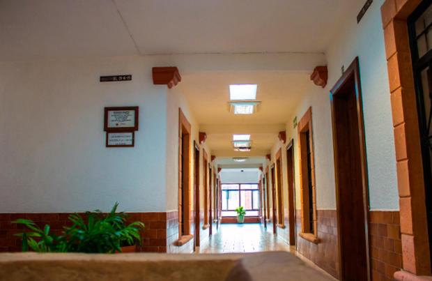 غرفة قياسية, María Elena