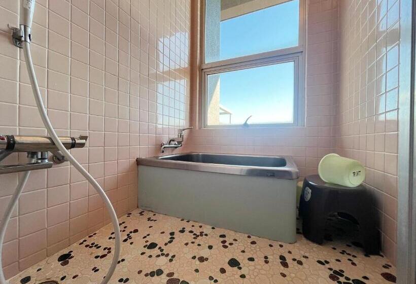 基本三人间, Hanayukaku