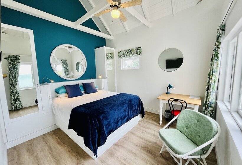 Номер Deluxe Вид на Море, Sunny Cove Manor