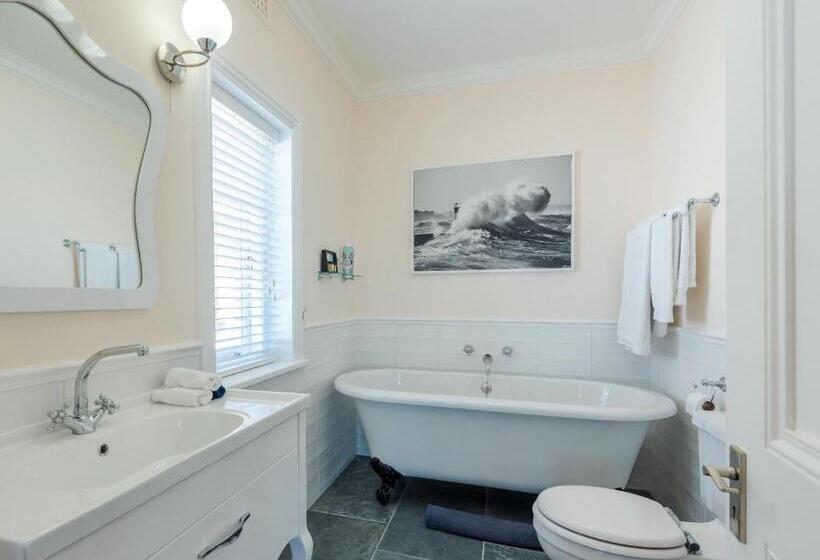 غرفة ديلوكس مطلّة علي البحر, Sunny Cove Manor