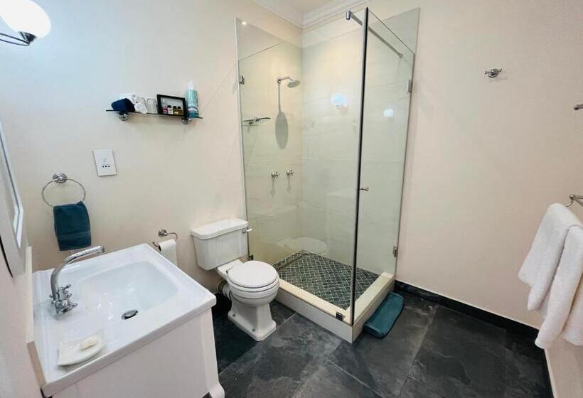 غرفة قياسية سرير كينج, Sunny Cove Manor