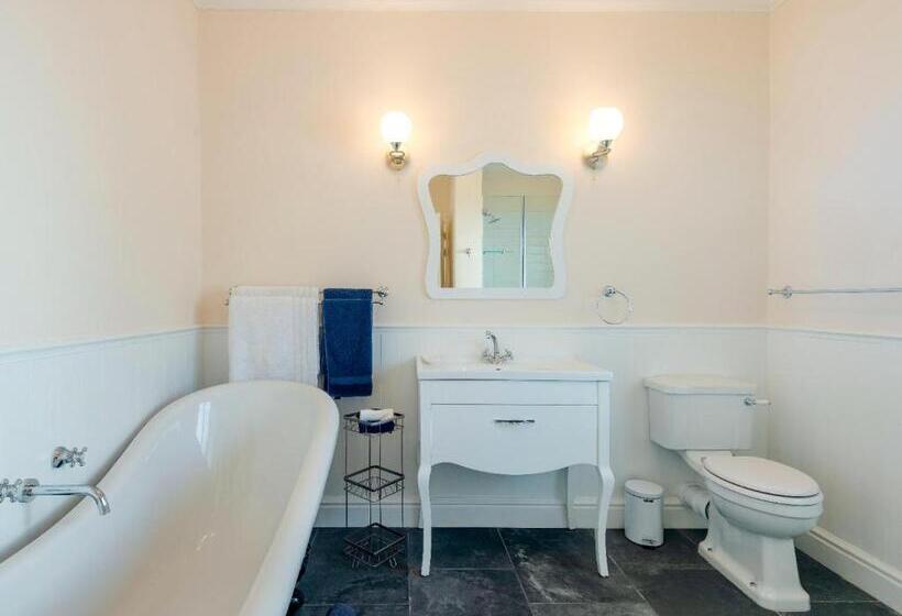 غرفة ديلوكس سرير كينج, Sunny Cove Manor