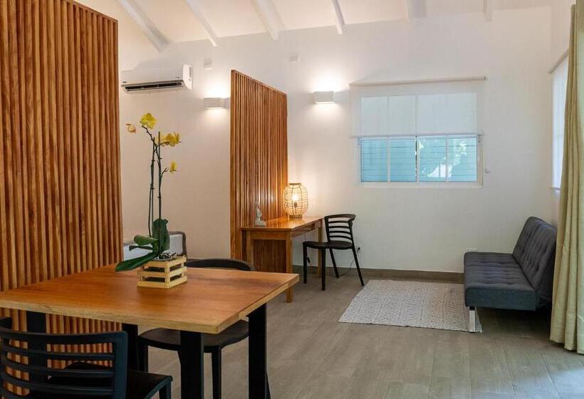 디럭스 방갈로, Jaguar Inn Bungalows