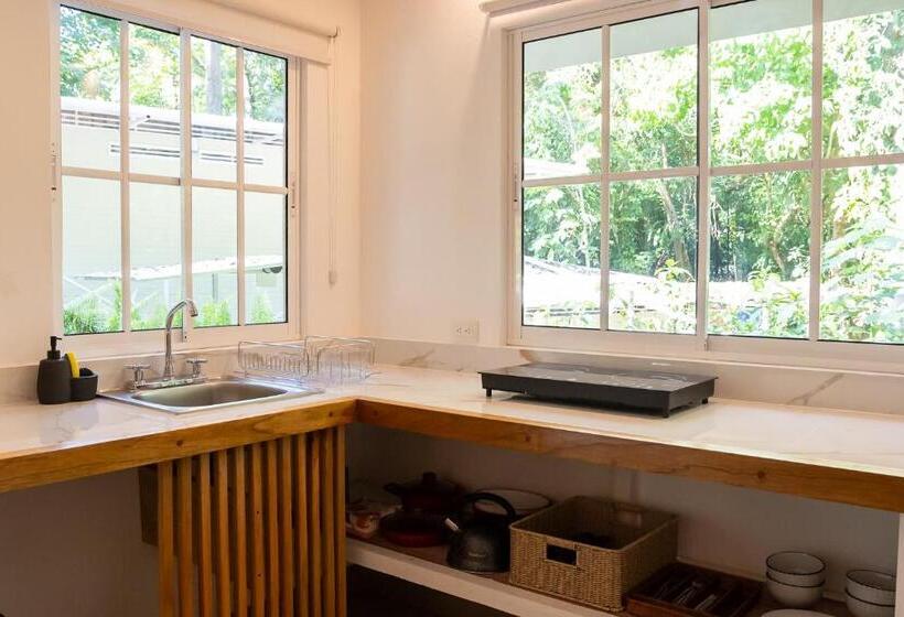 디럭스 방갈로, Jaguar Inn Bungalows