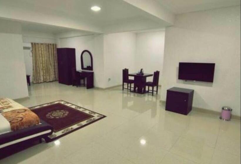 سوئیت با تخت بزرگ, Tahir Guest Palace