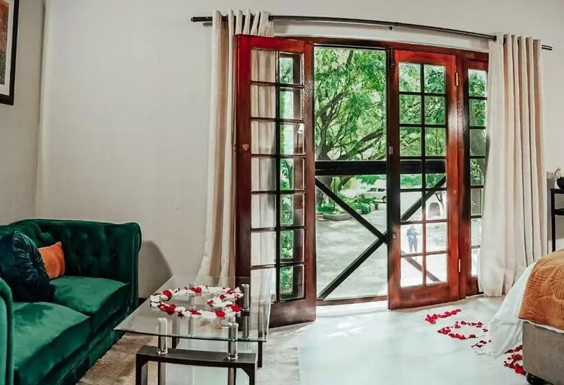 デラックススイート, The Garden Venue Boutique