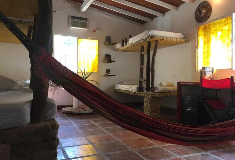 ルームシェアのワンベッド, Casa Barca Taganga Hostel