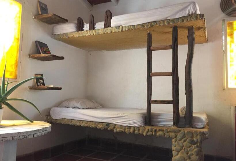 ルームシェアのワンベッド, Casa Barca Taganga Hostel