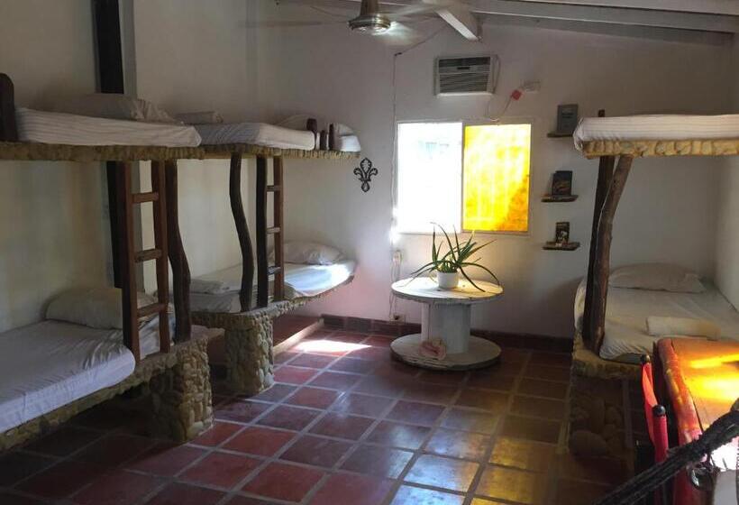 ルームシェアのワンベッド, Casa Barca Taganga Hostel
