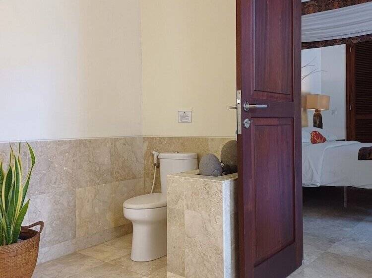 חדר דחוקס עם מיטת קינג, Aloka Bahari Villas