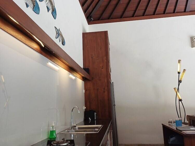 חדר דחוקס עם מיטת קינג, Aloka Bahari Villas