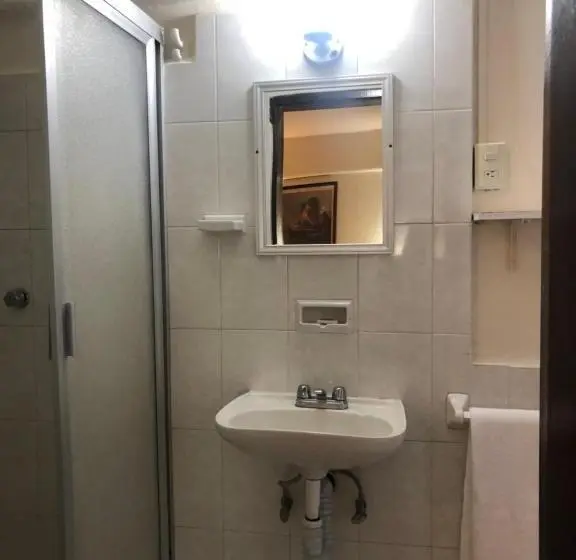 Standard Kolmen Hengen Huone, Lorena