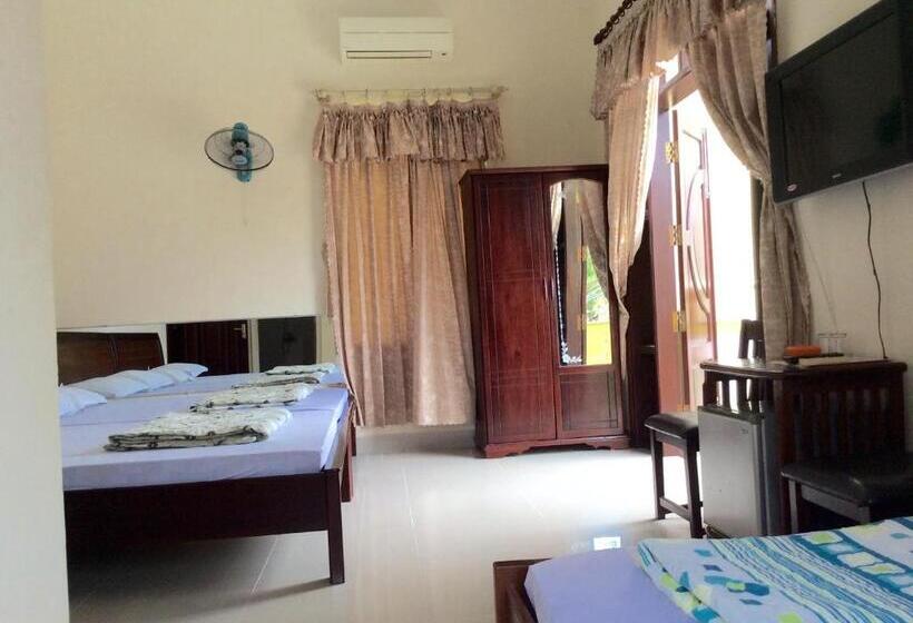 اتاق خانوادگی, Quoc An