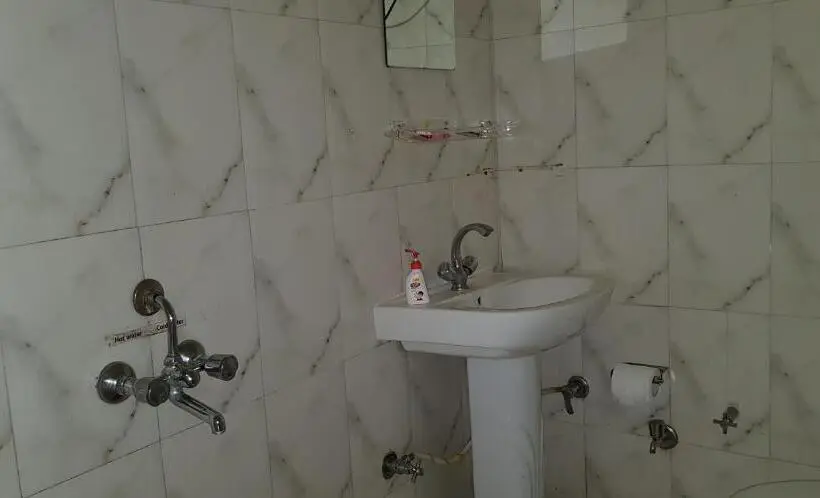 Chambre Supérieure, Garhwali Inn