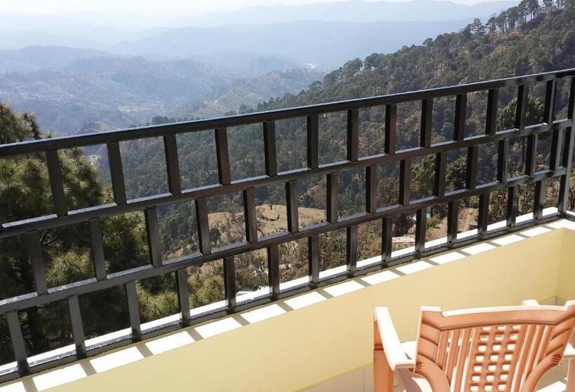 Superior Room, Garhwali Inn