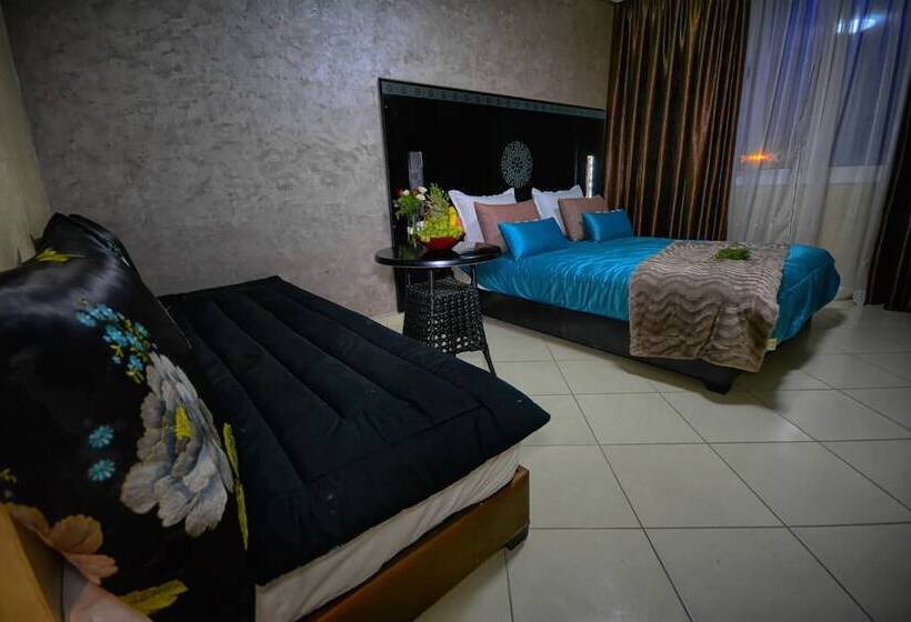 اتاق استاندارد سه نفره, Vents Des Iles