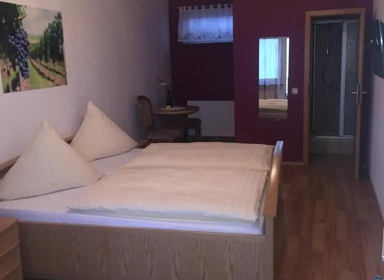 バルコニー付きスタンダードルーム, Bed And Breakfast Rheingauer Hof