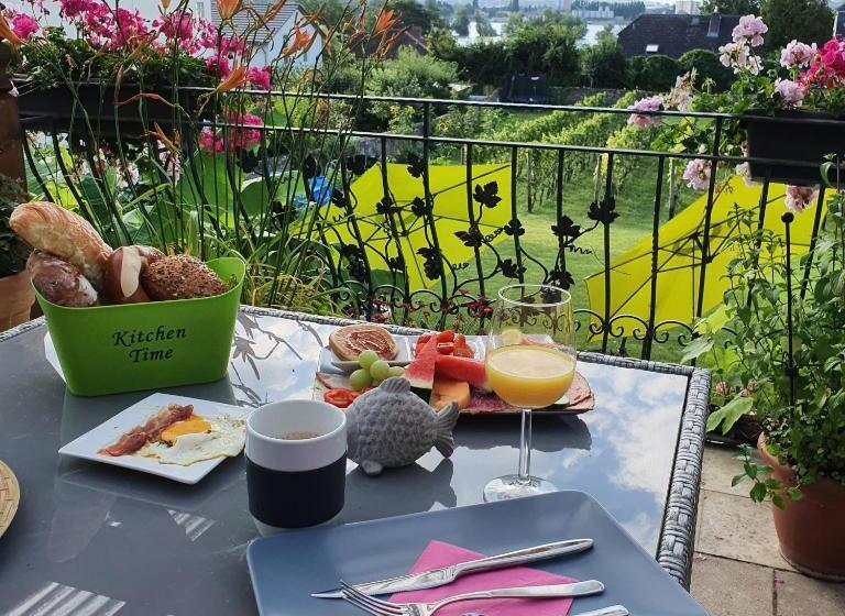 Номер Стандарт Индивидуальный с Балконом, Bed And Breakfast Rheingauer Hof