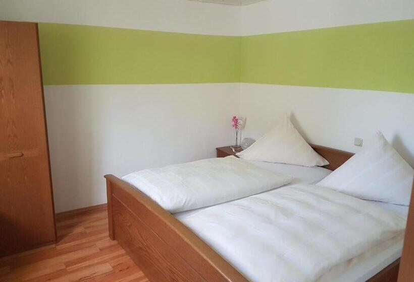 Номер Стандарт Индивидуальный с Балконом, Bed And Breakfast Rheingauer Hof