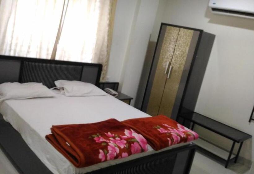 חדר דלוקס יחיד, Anand Mahal