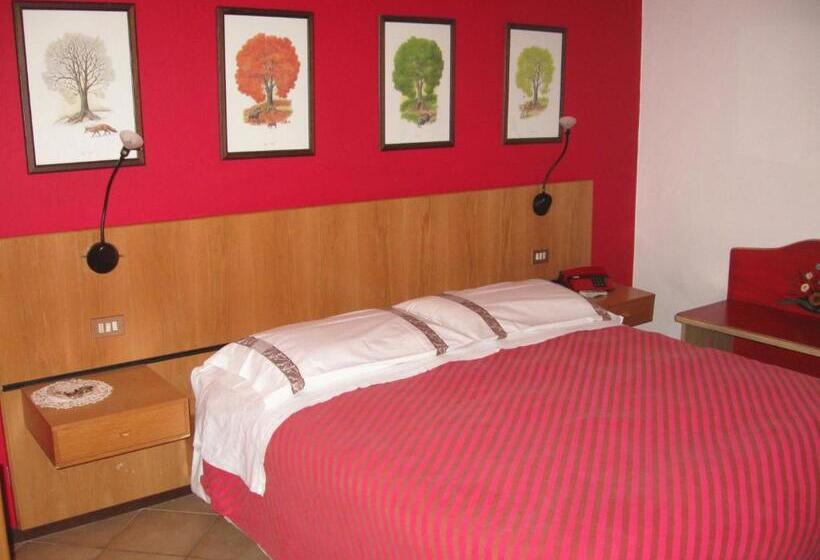 חדר סטנדרט, Carrara