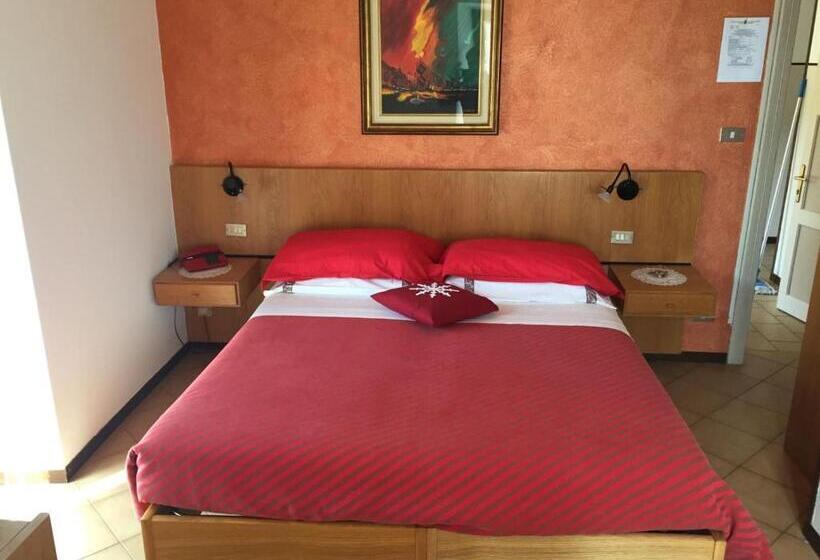 חדר סטנדרט, Carrara