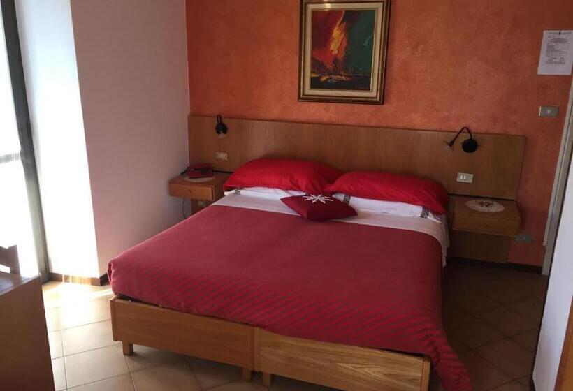 חדר סטנדרט, Carrara