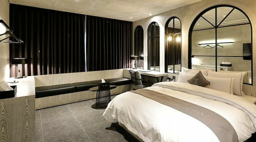 Quarto Estandar, Ischia