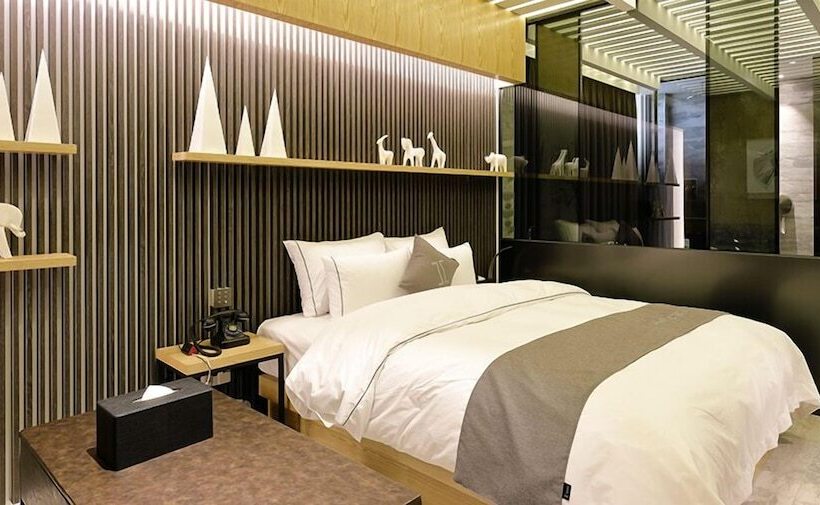 Quarto Estandar, Ischia