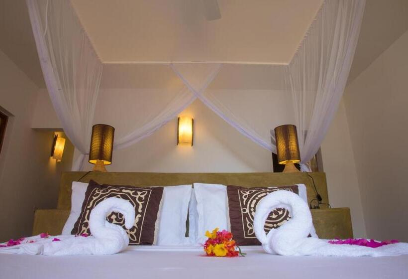 스탠다드 룸 킹사이즈 침대, Milele Beach Resort