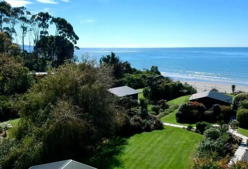 Deluxe-bungalow, Adrift In Golden Bay  Absolute Beachfront Villas