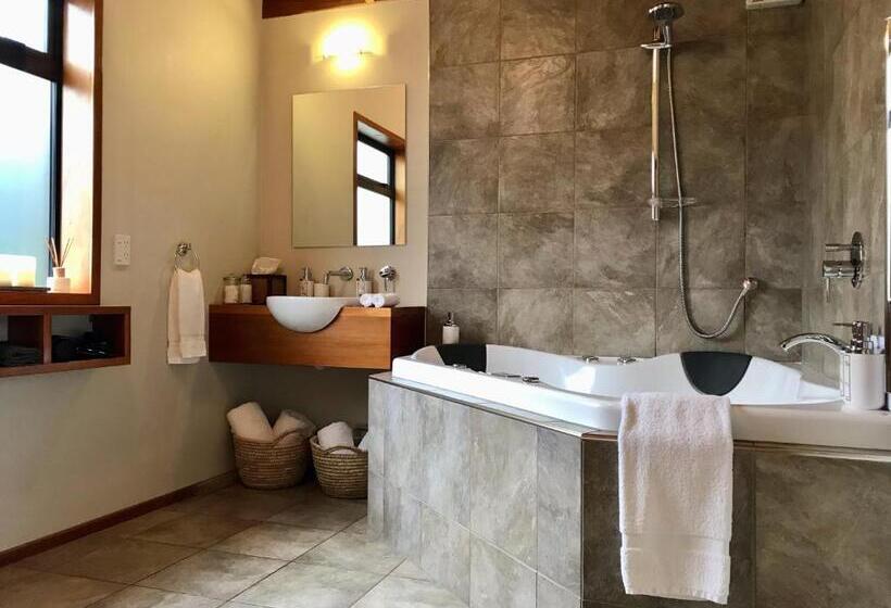 디럭스 방갈로, Adrift In Golden Bay Absolute Beachfront Villas