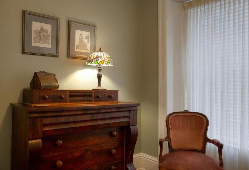 套房, Sir Isaac Brock B&b Luxury Suites