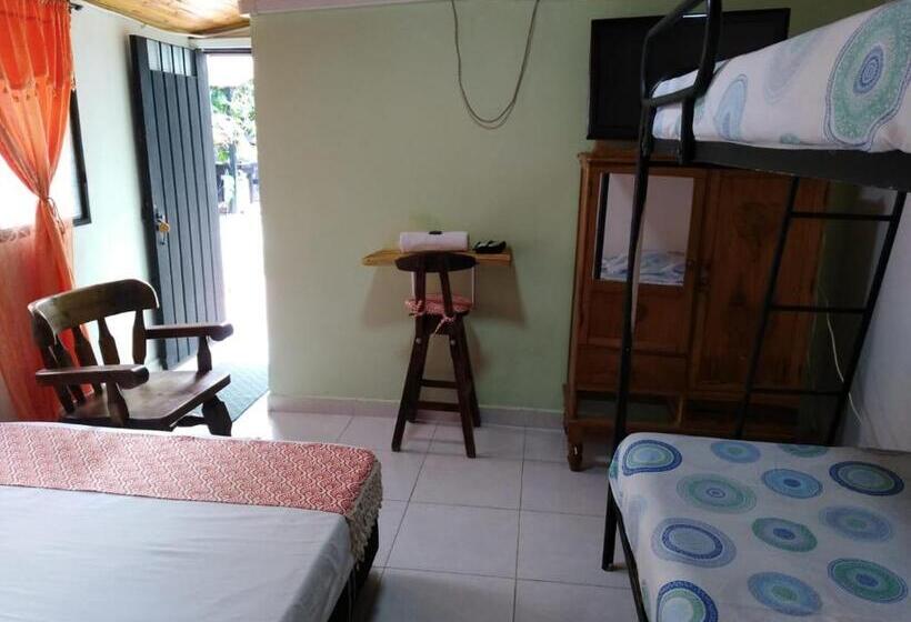 ファミリールーム, B & C