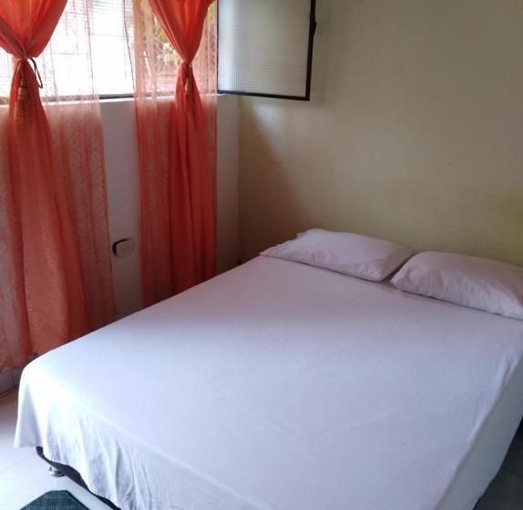 スタンダードルーム, B & C