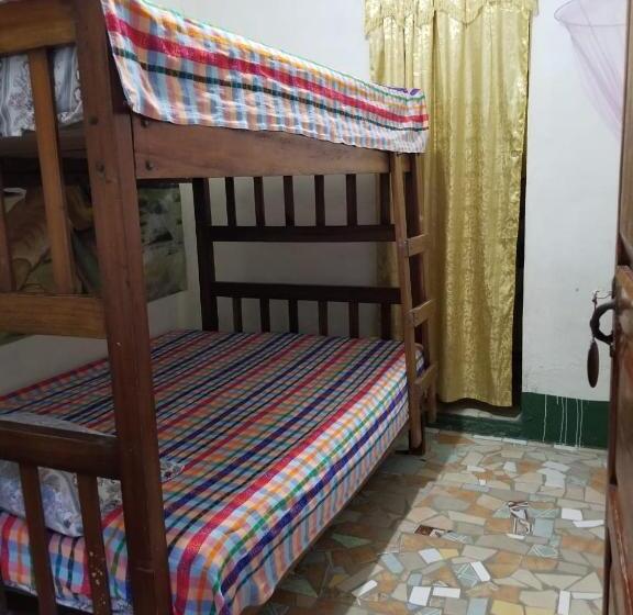 اتاق اکونومی, Zazil Ha Hostel