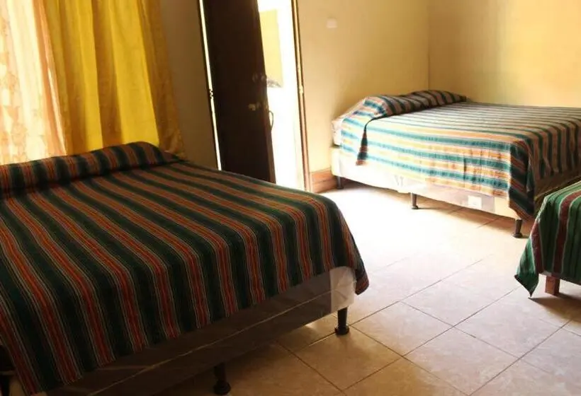 اتاق خانوادگی, Zazil Ha Hostel