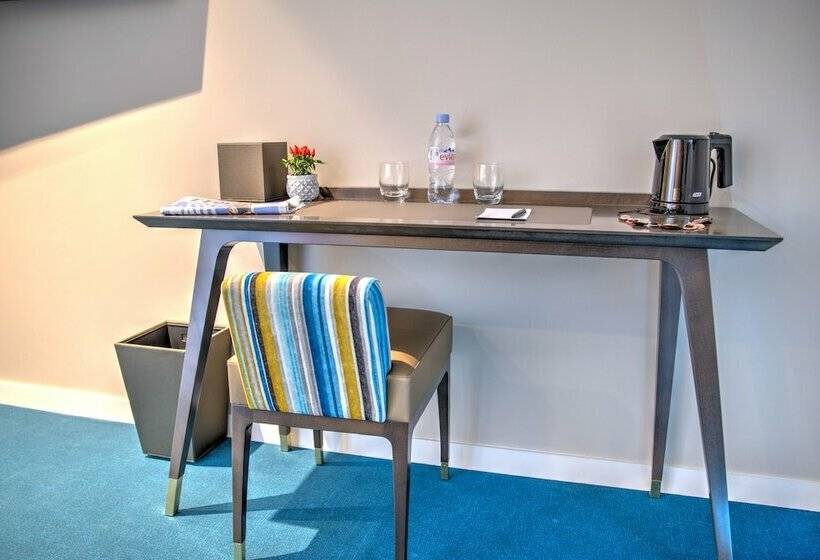 패밀리 룸, De La Tabletterie