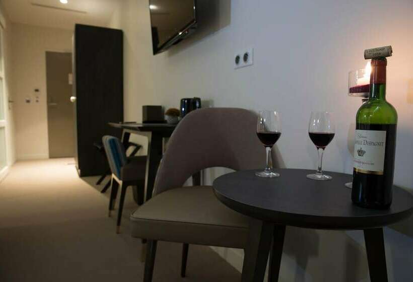 수피리어 룸, De La Tabletterie