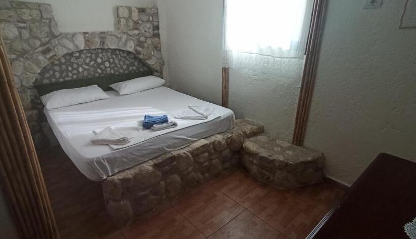 Lüks Aile Odası, Maxola's Dream Orikum