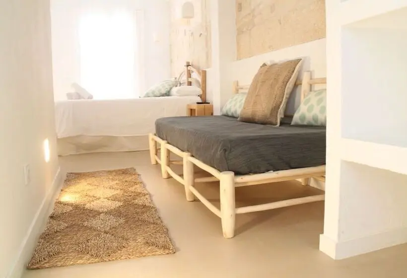 Standard Kolmen Hengen Huone, S Esparteria