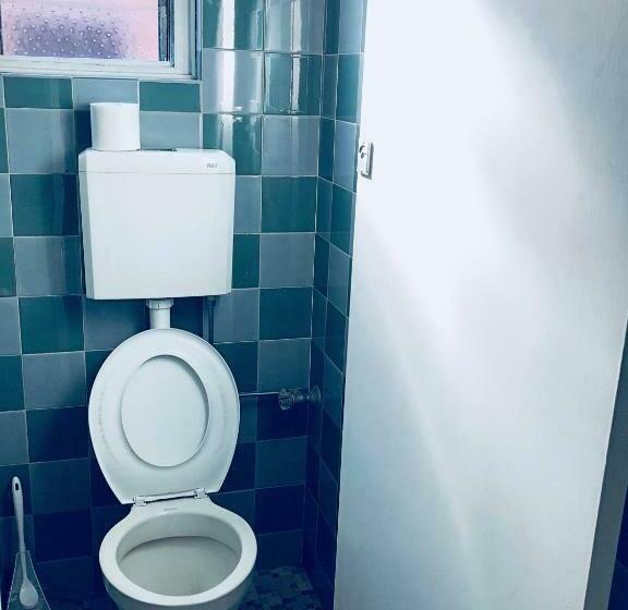 带共用浴室的标准房间, Swansea