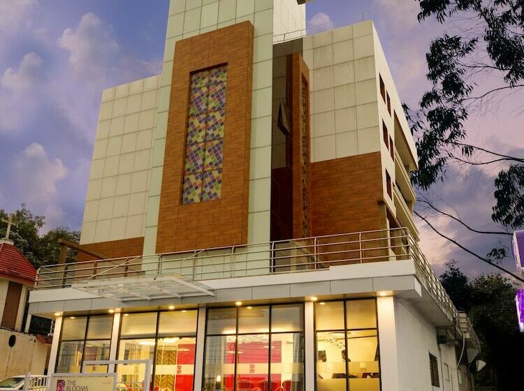جناح ديلوكس, The Blooms Cochin