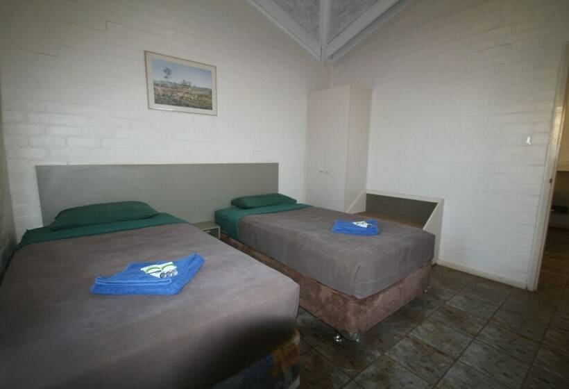 اتاق خانوادگی, The Port Hedland Walkabout Motel