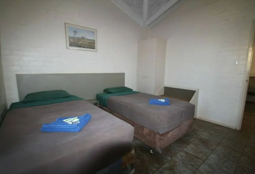 اتاق خانوادگی, The Port Hedland Walkabout Motel