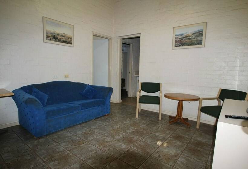 패밀리 룸, The Port Hedland Walkabout Motel
